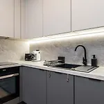 Earthy Elegance Mokotow 바르샤바