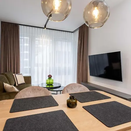 Earthy Elegance Mokotow 바르샤바