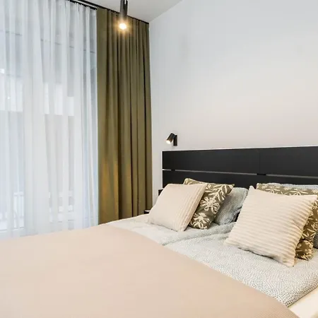 Earthy Elegance Mokotow Balcony&parking
