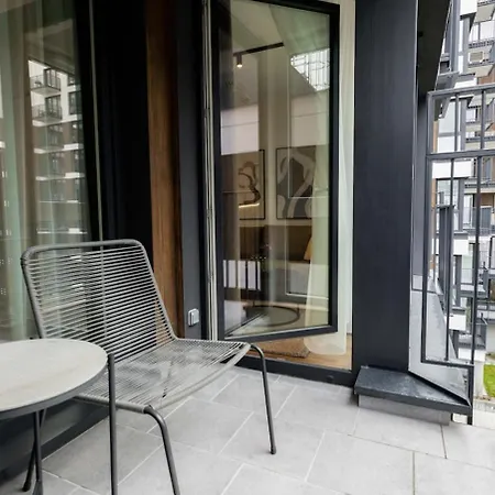 Earthy Elegance Mokotow Apartment Warschau